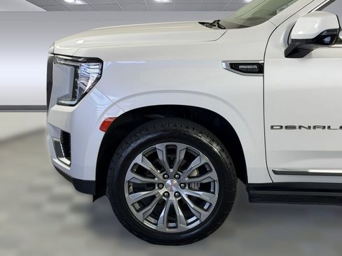 Used 2021 GMC Yukon Denali w/ Denali Premium Package RWD image 12
