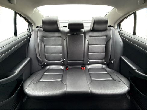 Used 2014 Volkswagen Jetta SE FWD image 16