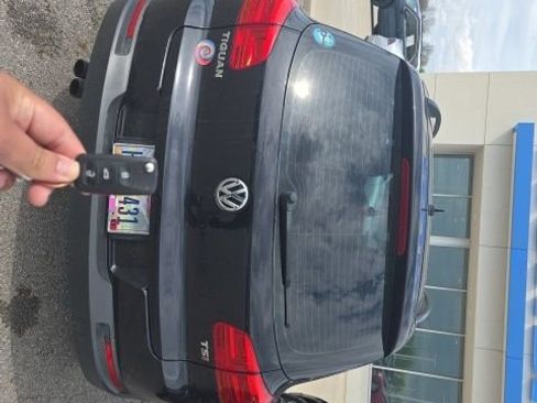 Used 2016 Volkswagen Tiguan S image 5