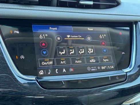 Certified 2024 Cadillac XT6 Premium Luxury image 30