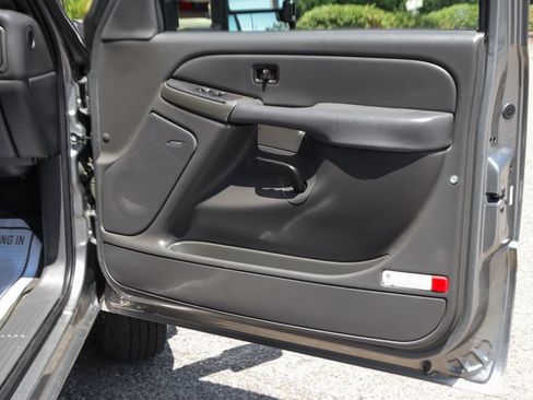 Used 2006 Chevrolet Silverado 3500 LT w/ Heavy-Duty Power Package RWD image 40