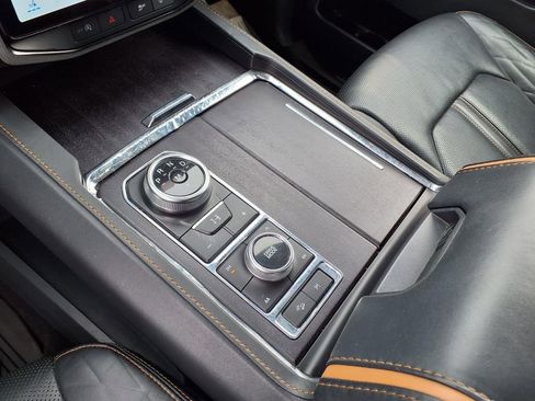 Used 2022 Ford Expedition Max Platinum AWD/4WD image 30