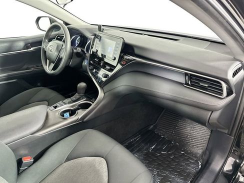 Used 2021 Toyota Camry LE image 27