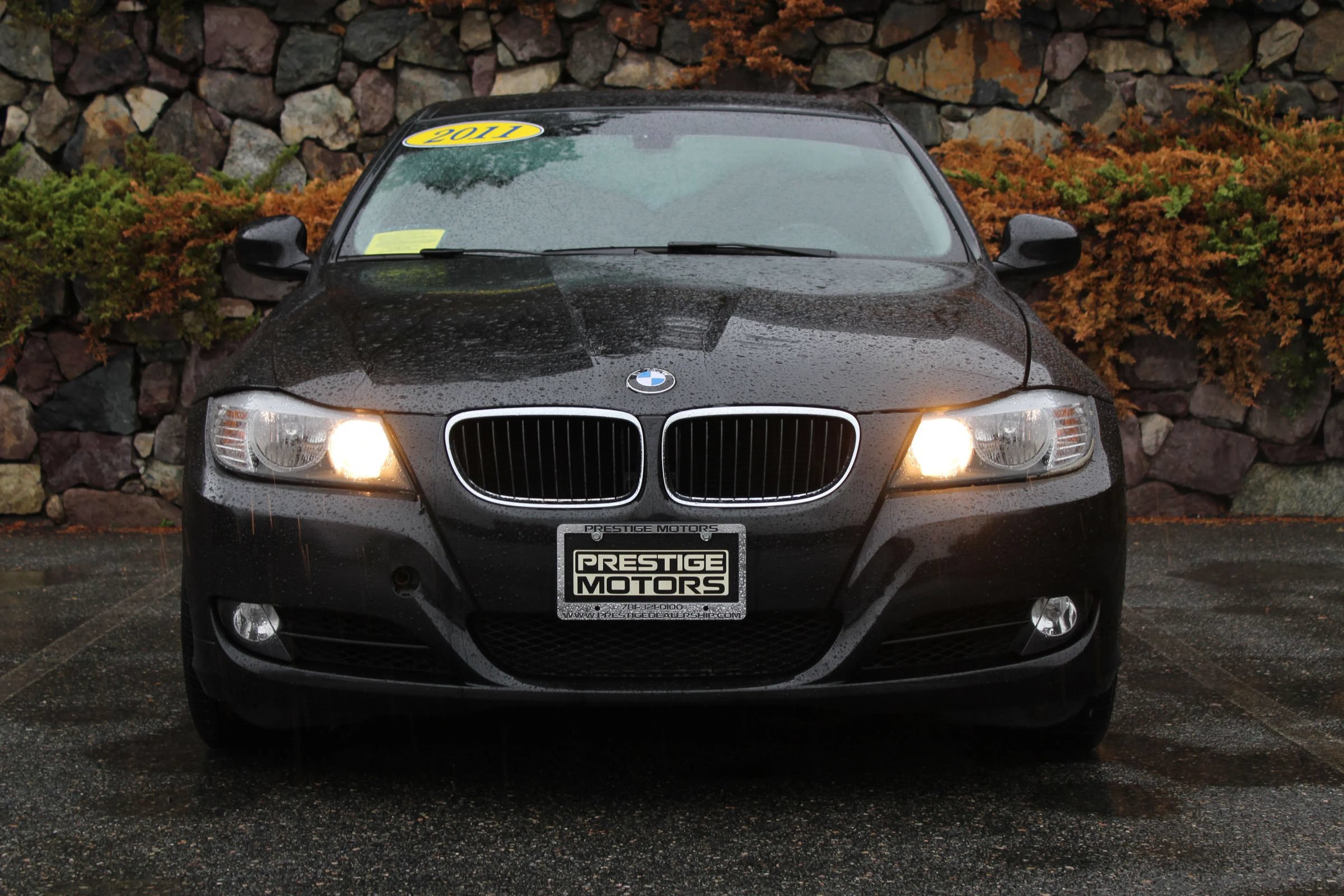 Used 2011 BMW 328i xDrive Sedan AWD/4WD image 3