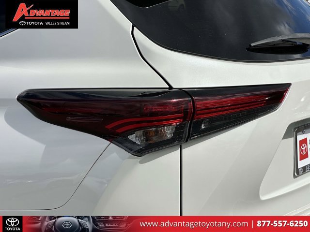 Used 2024 Toyota Highlander Platinum AWD/4WD image 12