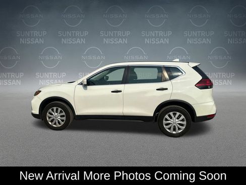 Used 2017 Nissan Rogue S AWD/4WD image 2