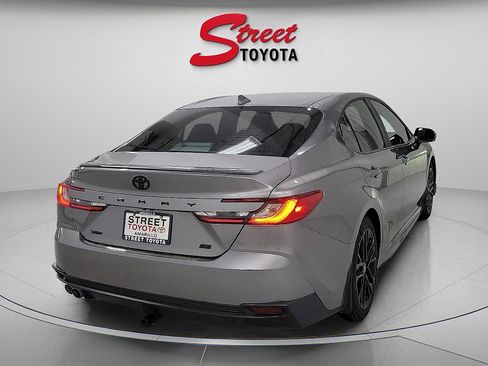 Certified 2025 Toyota Camry SE FWD image 4