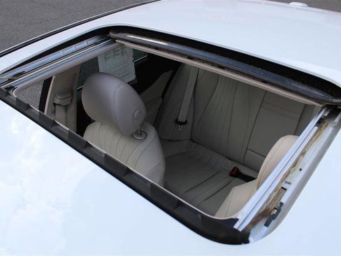 Used 2017 Mercedes-Benz E 300 image 25