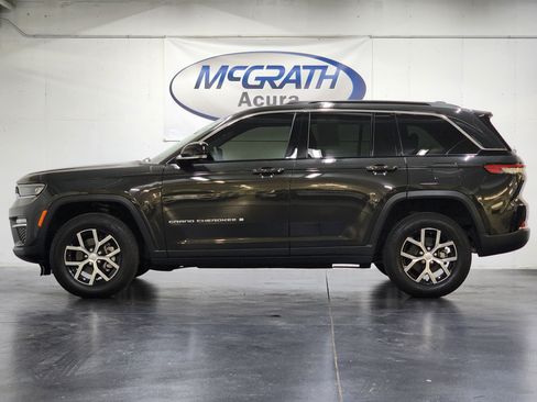 Used 2024 Jeep Grand Cherokee Limited AWD/4WD image 9
