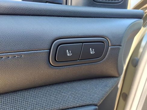 Used 2025 Hyundai Santa Cruz Limited image 9