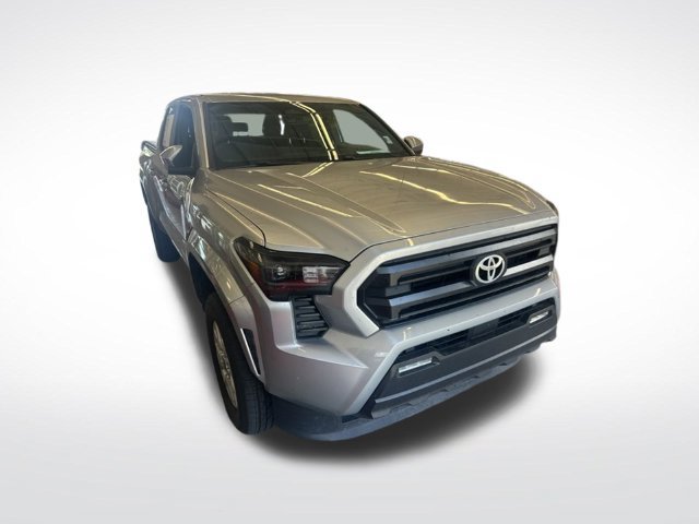 Used 2024 Toyota Tacoma SR5 AWD/4WD image 4
