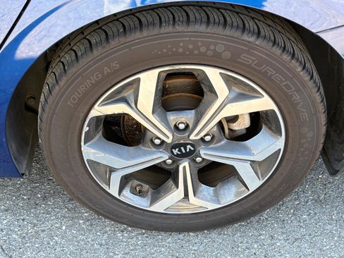 Used 2019 Kia Forte LXS image 12
