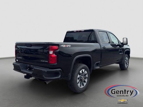 Used 2023 Chevrolet Silverado 2500 Custom w/ Custom Value Package AWD/4WD image 6