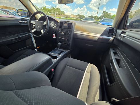 Used 2008 Chrysler 300 LX RWD image 18