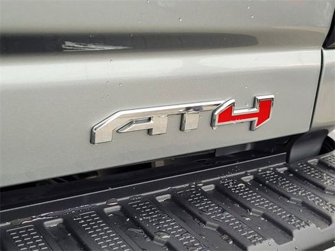Used 2025 GMC Sierra 2500 AT4 w/ AT4 Premium Plus Package image 10