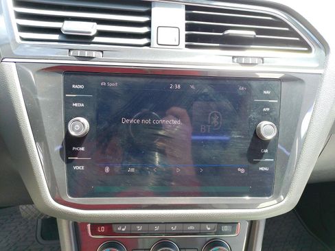 Used 2019 Volkswagen Tiguan SEL Premium AWD/4WD image 17