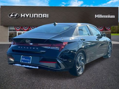 Certified 2025 Hyundai Elantra Limited image 6