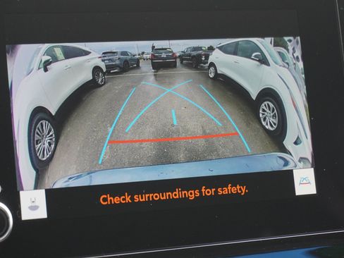 Used 2024 Toyota Venza LE AWD/4WD image 23