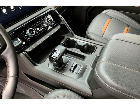 Used 2024 GMC Sierra 1500 AT4 w/ Technology Package image 16