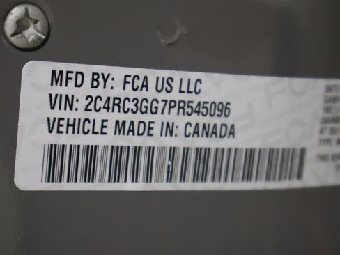 Used 2023 Chrysler Pacifica Limited w/ Uconnect Theater Family Group AWD/4WD image 43