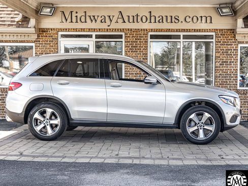 Used 2019 Mercedes-Benz GLC 300 w/ Driver Assistance Package image 5