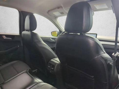 Used 2024 Ford Escape SE image 25