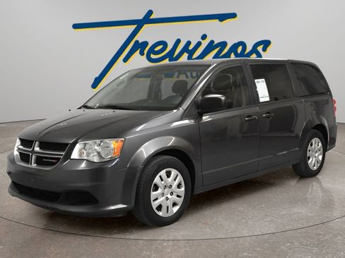 Used 2018 Dodge Grand Caravan SE w/ UConnect Hands-Free Group FWD image 5