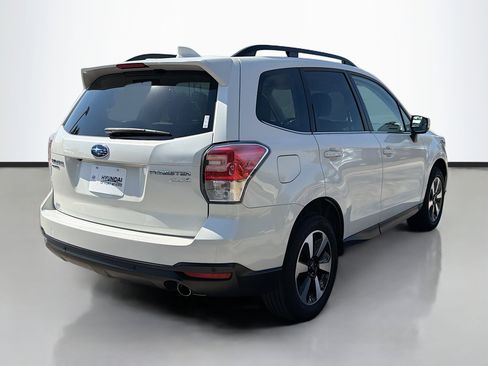 Used 2017 Subaru Forester 2.5i Limited image 3