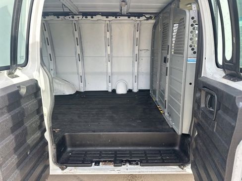 Used 2018 Chevrolet Express 2500 w/ Driver Convenience Package image 14