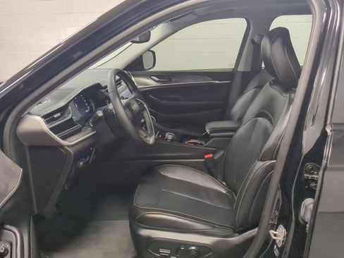 Used 2022 Jeep Grand Cherokee Limited 4xe image 18