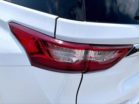 Used 2019 Chevrolet Traverse Premier AWD/4WD image 32