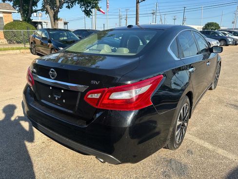 Used 2018 Nissan Altima 2.5 SV FWD image 6