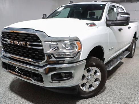 Used 2024 RAM 2500 Big Horn AWD/4WD image 32
