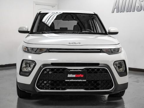 Used 2022 Kia Soul LX FWD image 4