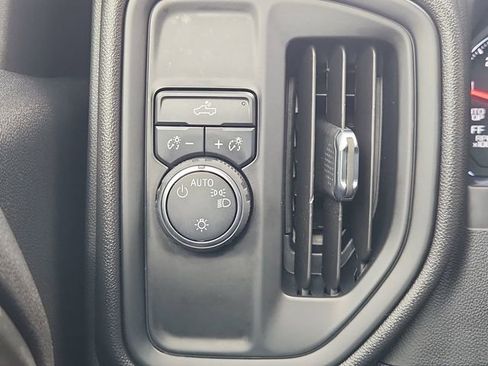 Used 2023 Chevrolet Silverado 1500 Custom image 17