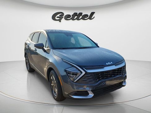 Used 2025 Kia Sportage LX image 4