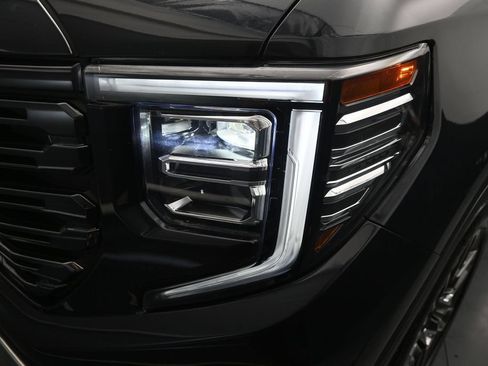 Used 2023 GMC Sierra 1500 Denali Ultimate AWD/4WD image 10