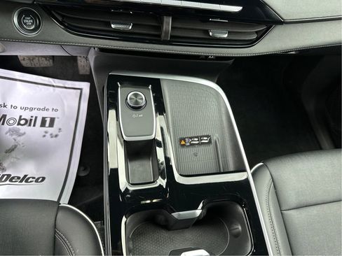 Certified 2025 Buick Enclave Preferred AWD/4WD image 16