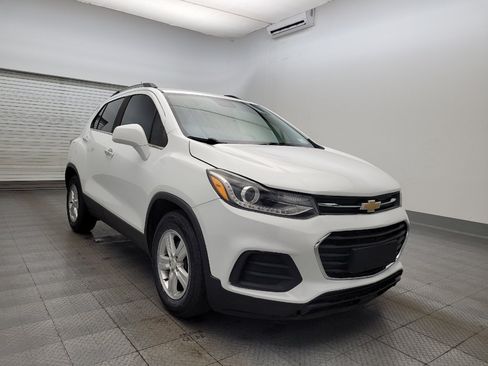 Used 2019 Chevrolet Trax LT w/ LT Convenience Package FWD image 13