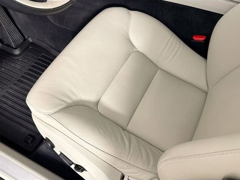 Used 2023 Volvo XC60 T8 Plus w/ Protection Package Premier image 26