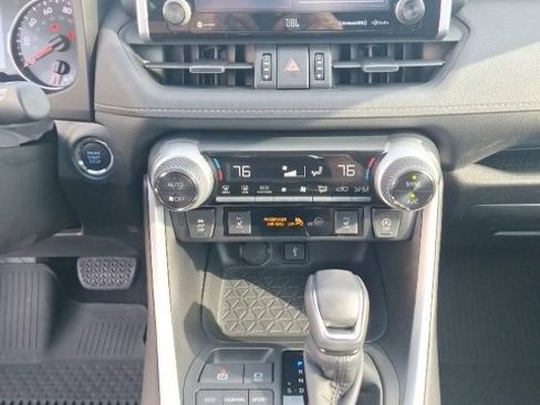Used 2021 Toyota RAV4 XLE Premium image 13