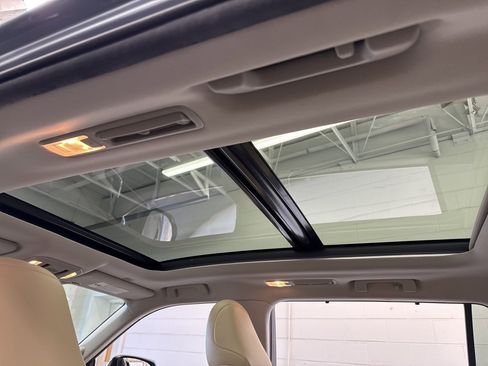 Used 2023 Toyota Highlander Platinum image 44