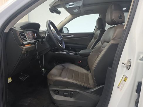 Used 2024 Volkswagen Atlas SEL image 4