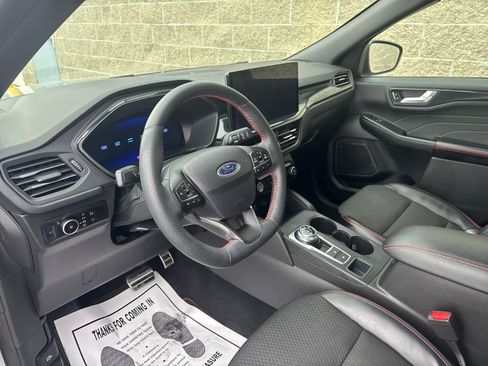 Used 2023 Ford Escape ST-Line Select w/ Tech Pack #2 image 8