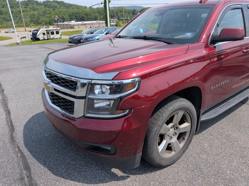 Used 2017 Chevrolet Suburban LT AWD/4WD image 6