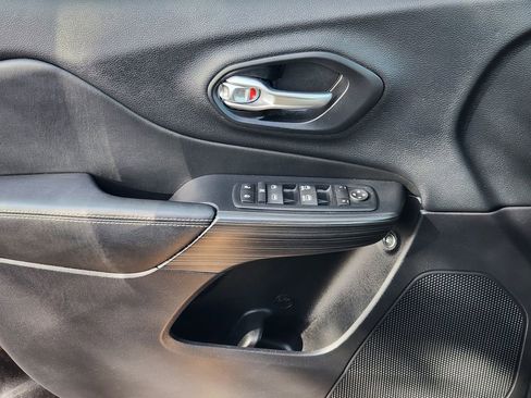 Used 2016 Jeep Cherokee High Altitude image 23