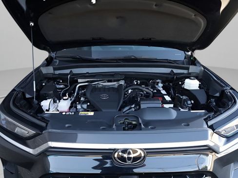Certified 2024 Toyota Grand Highlander FWD image 9