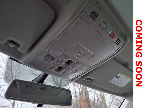 Used 2020 Volkswagen Tiguan SE image 14