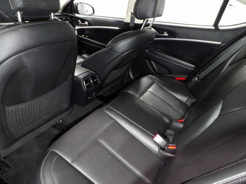Used 2023 Genesis G70 2.0T AWD/4WD image 13