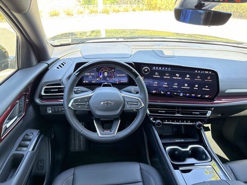 New 2026 Chevrolet Traverse Z71 w/ Enhanced Driving Package AWD/4WD image 14